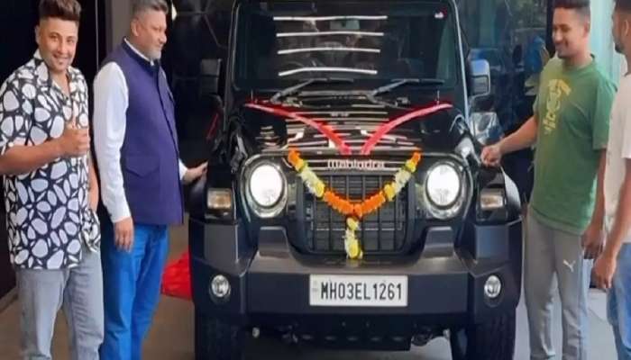आनंद महिंद्रांनी सरफराजच्या वडिलांना दिलेलं आश्वासन केलं पूर्ण; गिफ्ट केली नवी कोरी थार