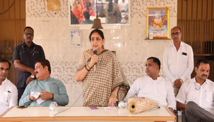 Loksabha Election 2024 : '...मग पक्ष चोरला कसं म्हणता?' बारामतीतून सुनेत्रा पवारांचा सासऱ्यांना खडा सवाल 