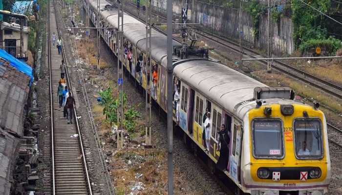 Mumbai Local News : खोळंबा! एकाएकी तिकीट आरक्षण बंद; तर, पश्चिम रेल्वेवर रविवारी जम्बो ब्लॉक 