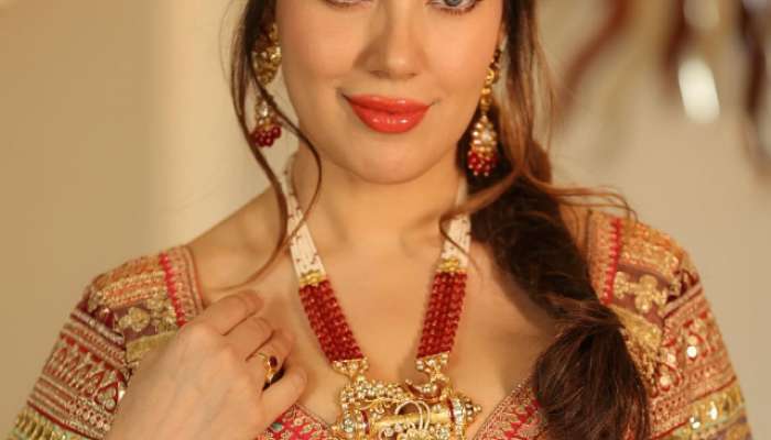 Taarak Mehta Ka Ooltah Chashmah Fame Actress Munmun Dutta Traditional Photoshoot 