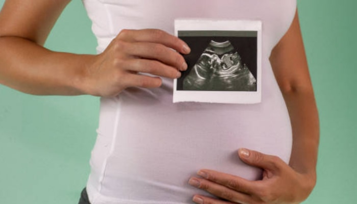Baby Development : 15 व्या आठवड्यात गर्भ किती वाढतो? नाक-कान ओळखता येतं