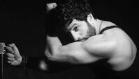 तब्बल 14 वर्षांनी सिनेसृष्टीत परतणार 'हा' अभिनेता, फोटो पाहून आता ओळखणं अशक्य!