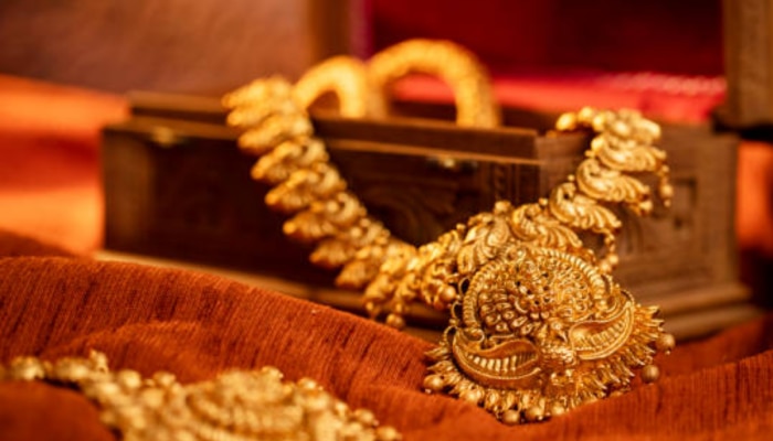 Gold Silver Price Today : चैत्र नवरात्रीच्या अगोदरच सोनं @71,000 रुपयांवर, का वाढला दर? 