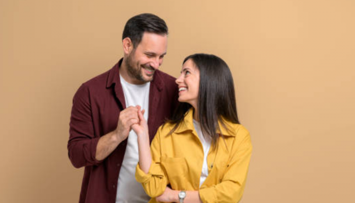 Boyfriend Loyalty Test : बॉयफ्रेंड तुमच्याशी लग्न करणार की नाही? 'या' ट्रिकने ओळखा