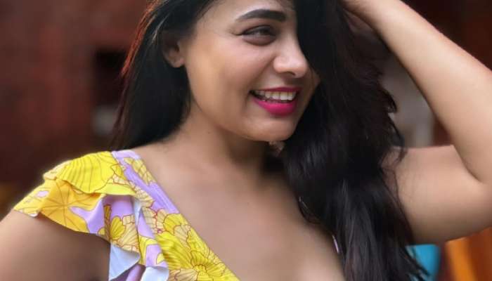 Marathi Actress Prarthana Behere Share Bikini Look Goa Girls Trip Photos on Instagram 