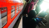 'त्या' ठिकाणी तुमचं कोणी असतं तर...? रेल्वे 3AC coach मध्ये घडला धक्कादायक प्रकार