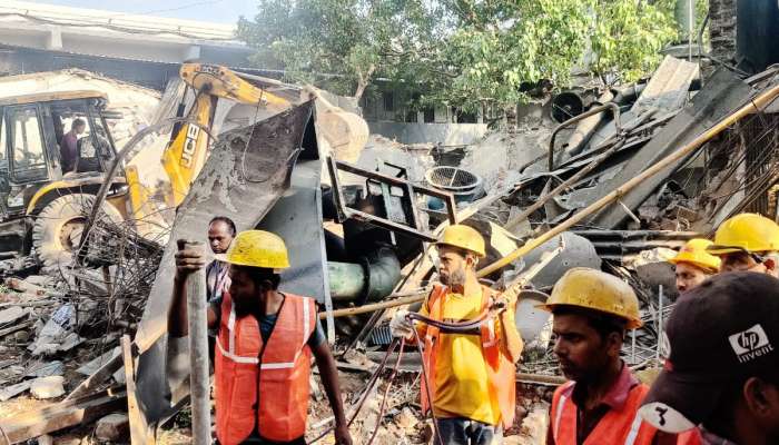 'जसे गाळे पाडले तसेच पुन्हा बांधून द्या'; BMC ने केलेल्या कारवाईवरुन हायकोर्ट संतप्त