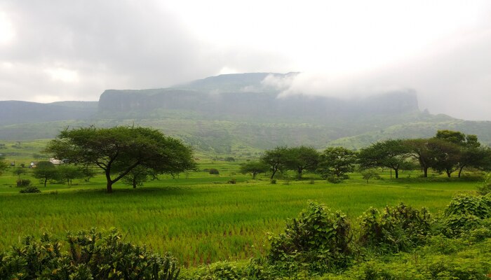 PHOTO: महाराष्ट्रातील &#039;या&#039; डोंगरावरून अंजनीपुत्र हनुमानजींनी घेतली होती सूर्याकडे झेप