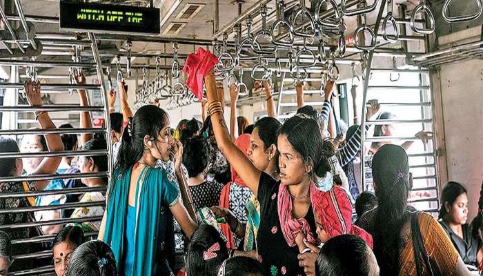 Mumbai Local: महिला प्रवाशांच्या सुरक्षेसाठी रेल्वेचा महत्त्वाचा निर्णय, लोकलमध्ये उपलब्ध होणार &#039;ही&#039; सुविधा