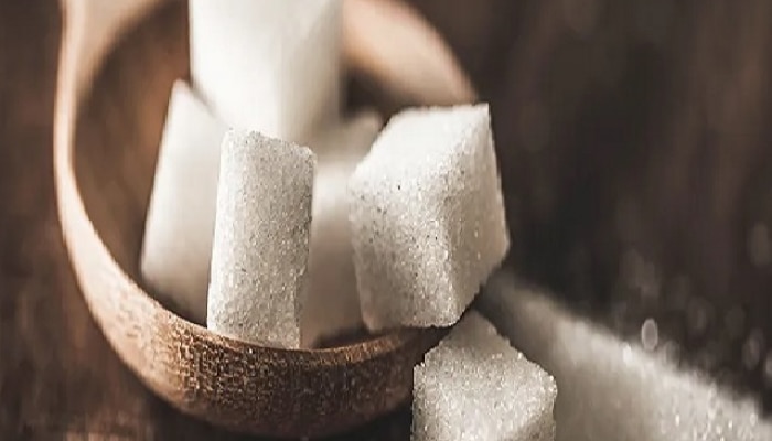 एका दिवसात साखर किती प्रमाणात खल्ली पाहिजे?