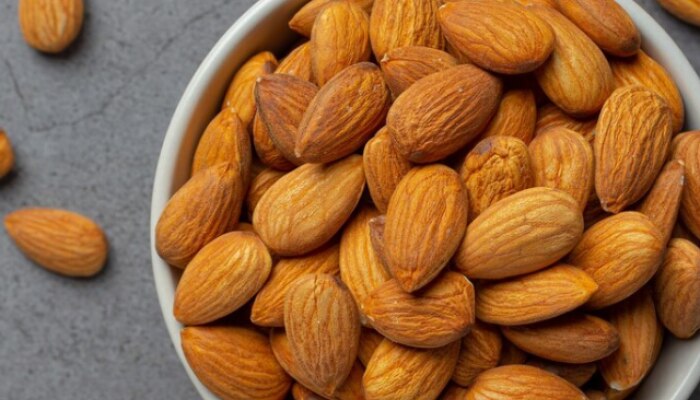 almonds , benefits of almonds, importance of eating almonds daily, How many almonds to eat for weight loss, how many almonds to eat to reduce cholesterol, benefits of eating almonds, how many almonds can be eaten, can almonds be eaten in diabetes?, बदाम, बदाम खाण्याचे फायदे, health news, health news in marathi 