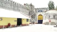 भंडाऱ्यातील कारागृहात आढळला मोबाईल, शौचालयातील भिंतीमध्ये लपवल्या होत्या बॅटरी