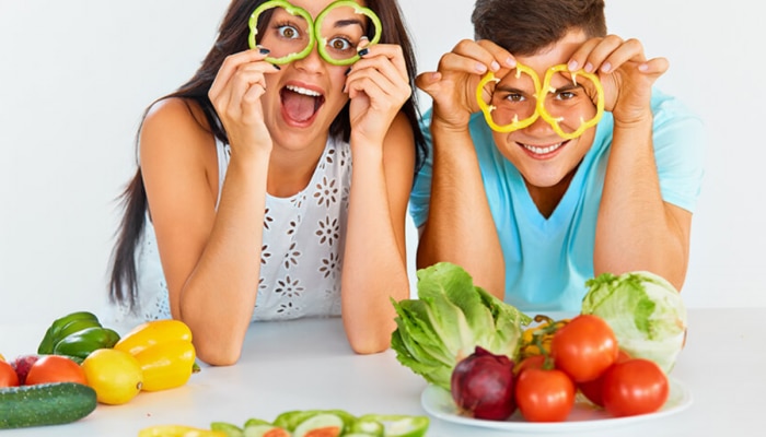 Foods For Eyes : तुम्हालाही डोळ्यावरचा चष्मा नकोय? आहारात करा या विटामिन्सचा समावेश