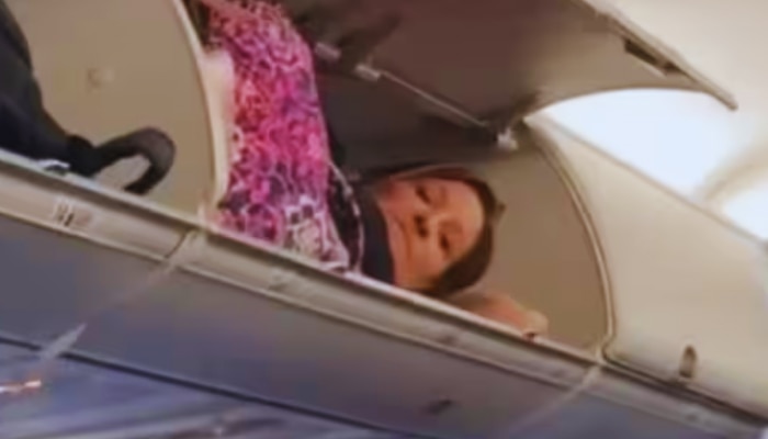 VIDEO : याला म्हणतात जुगाड! विमानात झोप आली नाही म्हणून महिलेने अतरंगी कारनामा, पाहा काय केलं?