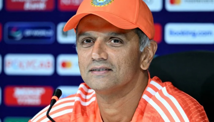 India Head Coach : राहुल.. तुस्सी ना जावो! &#039;या&#039; खेळाडूंनी हेड कोच द्रविड यांना केली खास विनंती