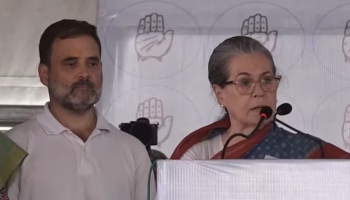 'मी तुम्हाला माझा मुलगा सोपावतेय..' सोनिया गांधींची जनतेला भावनिक साद