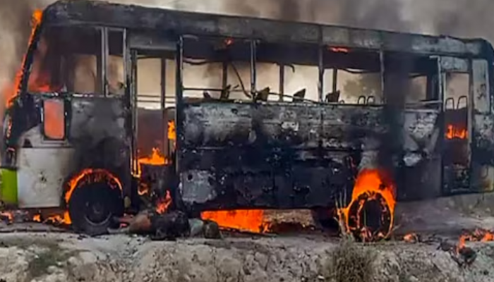 Nuh Bus Accident : धार्मिक यात्रेवरुन परतताना भाविकांच्या बसला आग; 9 जणांचा मृत्यू