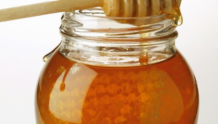 honey, organic honey, how to store honey, benefits of honey, can dibatic people eat honey, kitchen tips, honey dispencer, honey jar, मध, मध कसं साठवावं, मध कुठे ठेवावं, मध खराब होऊ नये म्हणून काय करावं? 