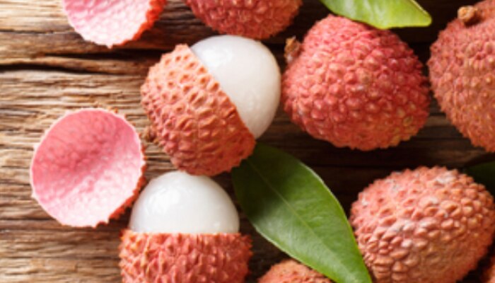 lychee, benefits of lychees, How many lychees one can eat in a day, weight gain, weight lose, Amazing benefits of lychee, लिचीचे फायदे, लिची फळ, लिची फळाची किंमत, लिची कोणी खाऊ नये, लिची कोणी खावी, 