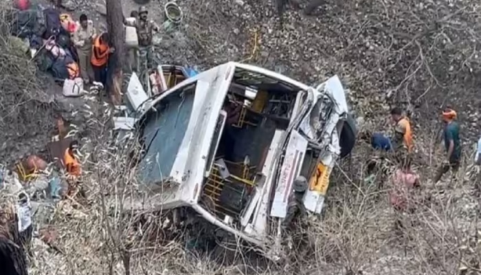 Jammu and Kashmir Accident: जम्मू काश्मीरमध्ये भीषण अपघात; बस दरीत कोसळून 22 भाविकांचा मृत्यू 