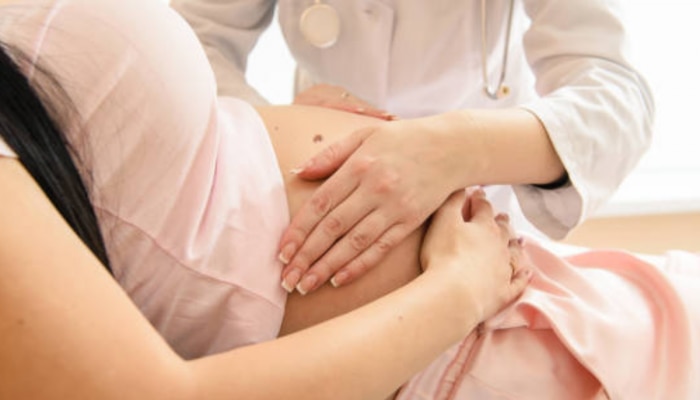गर्भधारणा राहिल्यावर सुरुवातीला दिसतात ही लक्षणे? डॉक्टरांनी स्वतः सांगितले