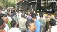Mumbai Local | मध्य रेल्वेच्या जम्बो ब्लॉकमुळं प्रवाशांचे मेगा हाल! बससाठी प्रवाशांच्या रांगा