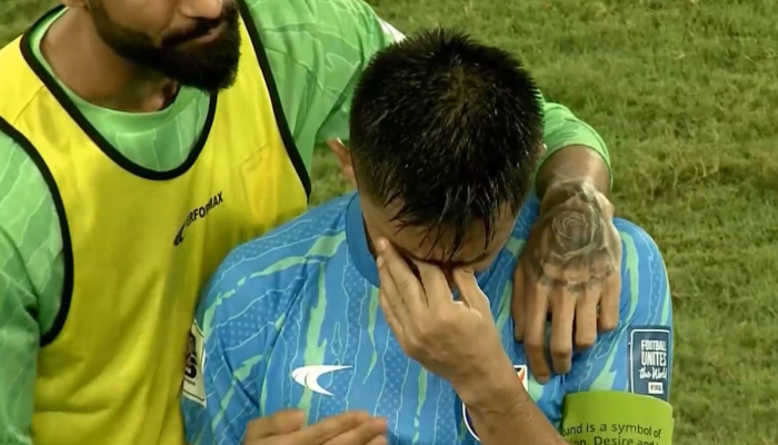 अखेरच्या सामन्यानंतर Sunil Chhetri च्या डोळ्यात पाणी, गार्ड ऑफ ऑनरवेळी ढसाढसा रडला; पाहा Video