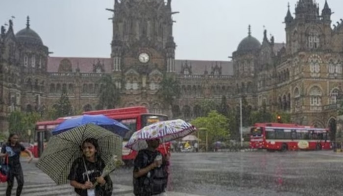 Mumbai Rain: मुंबईत हलक्या सरी तर उपनगरांमध्ये रात्रभर मुसळधार! मध्य रेल्वे सुरळीत