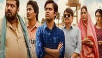 'पंचायत'मधल्या 'या' अभिनेत्याने करीना-सैफच्या वेडींग पार्टीत केलं होतं वेटरचं काम  