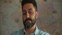 अभिषेक बच्चननं मुंबईत मोक्याच्या ठिकाणी घेतले 6 आलिशान फ्लॅट; किंमत पाहाच...