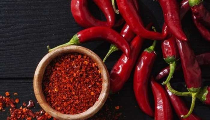 red chilli, How to identify fake red chilli, Ways To Check Adulteration In Red chillies, Ways To Check Adulteration In Red chillies Powder, lifestyle, food, health, health news, health news in marathi, lifestyle news in marathi, food news, food news in marathi, 