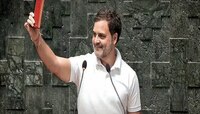 महिना 3.30 लाख पगार घेणार राहुल गांधी; जाणून घ्या विरोधी पक्षनेत्याचे अधिकार