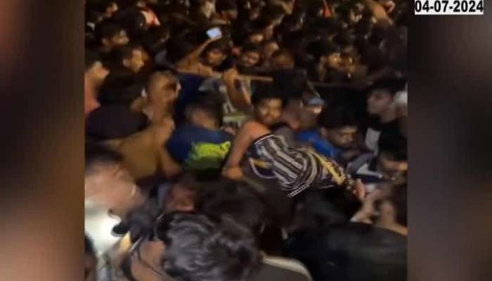 female fan fainted during Team Indias T20 World Cup victory parade in Mumbai