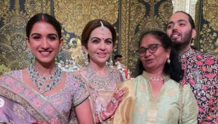 अंबानी कुटुंबाचं 'या' नॅनीशी नेमकं काय नातं? इतका जिव्हाळा पाहून नेटकरी थक्क... 