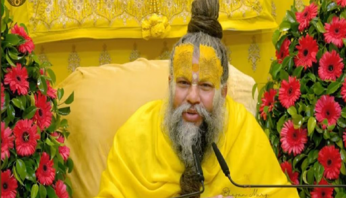 प्रेमानंद महाराज म्हणतात 'या' 5 वाईट सवयींमुळे येतो अकाली मृत्यू; तुम्ही तर अशी चूक करत नाही ना?