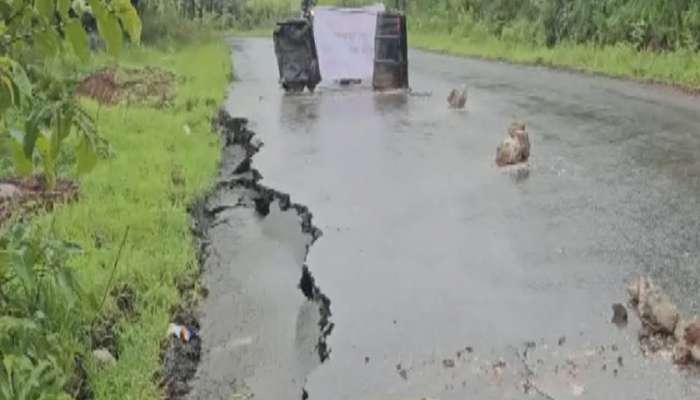 महाराष्ट्रातील प्रसिद्ध ठोसेघर धबधब्याकडे जाणारा घाटरस्ता खचला; साताऱ्यात पर्यटकांचा धोकादायक प्रवास