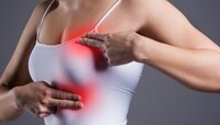 Breast Pain: मासिक पाळीपूर्वी स्तनांमध्ये वेदना होतायत? 'ही' असू शकतात कारणं