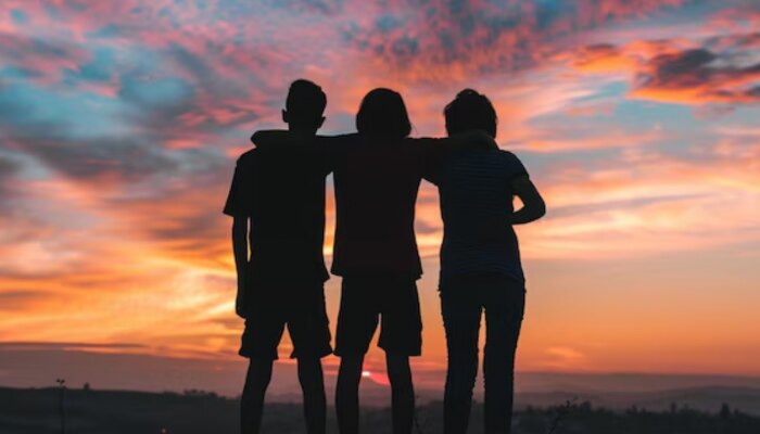 Friendship Day 2024 : 30 जुलै की 4 ऑगस्ट कधी आहे यंदाचा फ्रेंडशिप डे? 