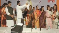 ठाकरे गटाकडून निवडणुक लढवणाऱ्या एन्काऊंटर स्पेशलिस्टची प