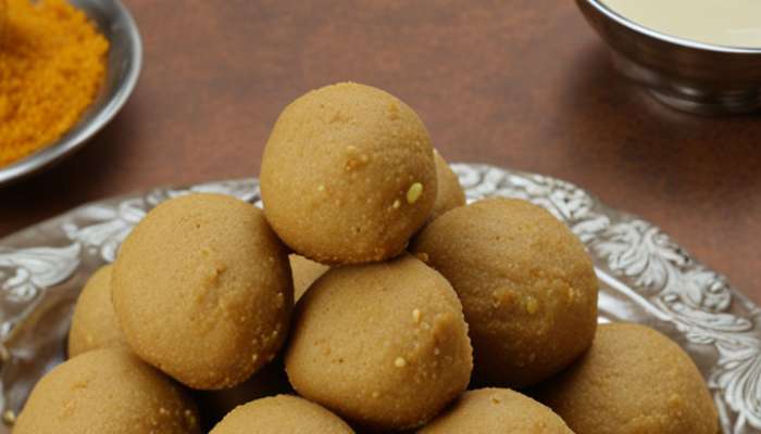 Kitchen Recipes Easy and Nutritious Wheat Flour Jaggary Laddu in Marathi