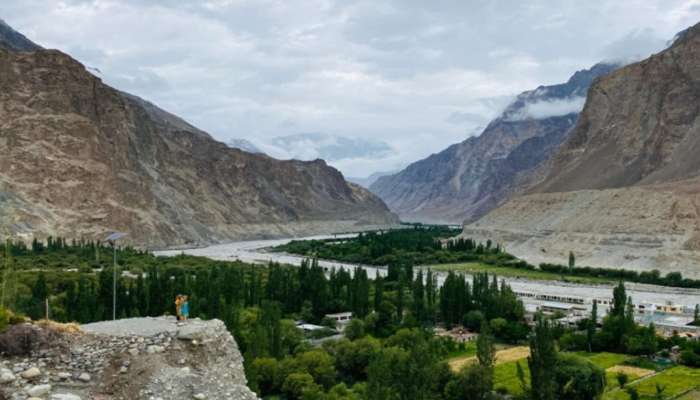 भारतातील शेवटचं गाव माहितीये? इथं Google Map ही पोहोचत नाही; पाकच्या लष्कराची असते करडी नजर