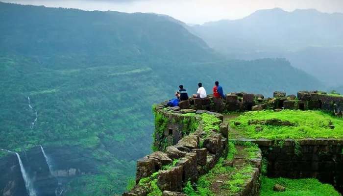 ऑगस्ट महिन्यात भरपूर सुट्ट्या, मग &#039;या&#039; मुंबई जवळच्या ठिकाणांना द्या भेट