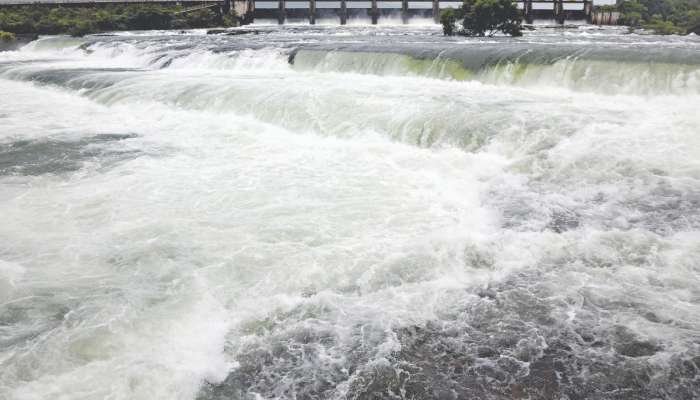  कधीही काही ही होऊ शकतं! पुणे पुन्हा डेंजर झोनमध्ये; खडकवासला धरणातून 27 हजार क्युसेक पाण्याचा विसर्ग 