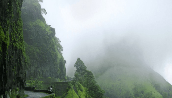 Maharashtra Weather News : पहाटे ढगांची चादर, दुपारी उकाडा अन् सायंकाळी पावसाची रिमझिम; हवामानात का सुरुयेत अनपेक्षित बदल? 