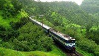 Goa Trains : चिंताच मिटली; वीकेंडला सहज गोवा गाठता येणार, कोणत्या ट्रेन फायदेशीर