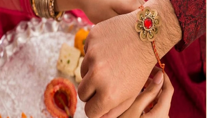 Raksha Bandhan 2024 : पत्नी नवऱ्याचा मनगटावर राखी बांधू शकते का? नियम जाणून घ्या