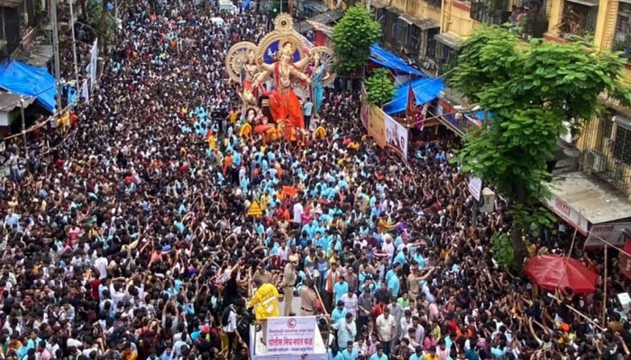 Mumbai Traffic News : मुंबईत आज गणपती आगमन मिरवणुकांची रेलचेल; &#039;हे&#039; रस्ते वाहतुकीसाठी बंद