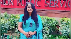 पूजा खेडकर IAS सेवेतून बडतर्फ, केंद्र सरकारची मोठी कारवाई