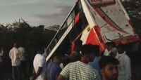 पुणे सोलापूर राष्ट्रीय महामार्गावर भीषण अपघात; टायर फुटून बस 25 फूट खाली घसरली अन्..
