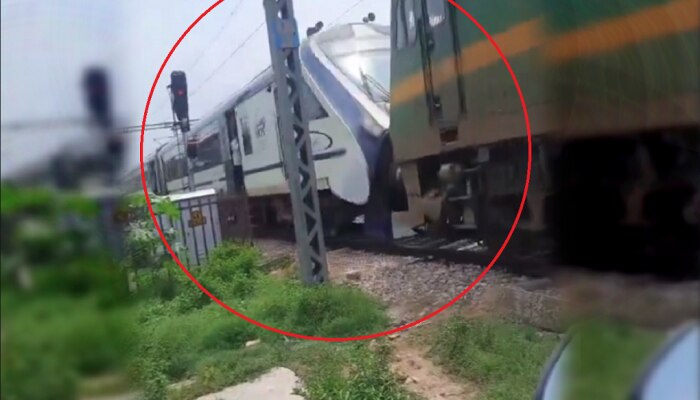 मालगाडीच्या इंजिनानं खेचली वंदे भारत; Video व्हायरल होताच Indian Railway ची सारवासारव, म्हणे... 